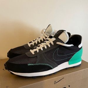 Brand new Nike day break